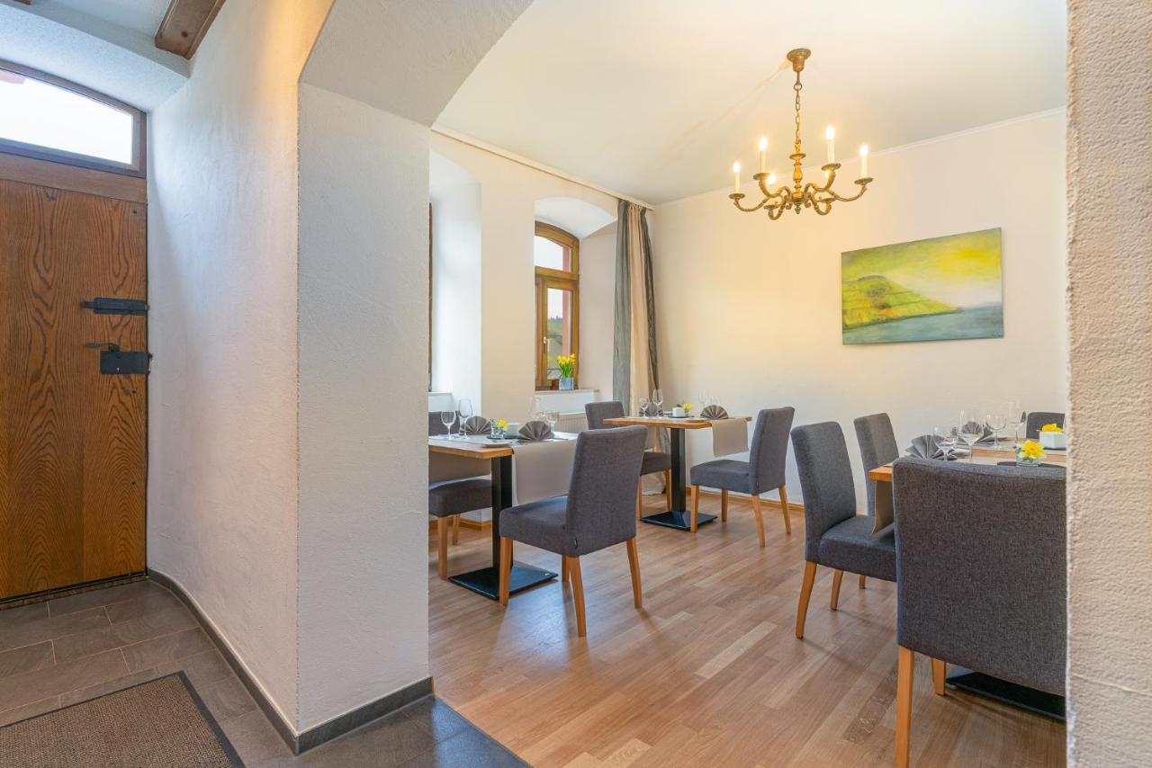 Hotel- Weingut- Moselloreley 2*